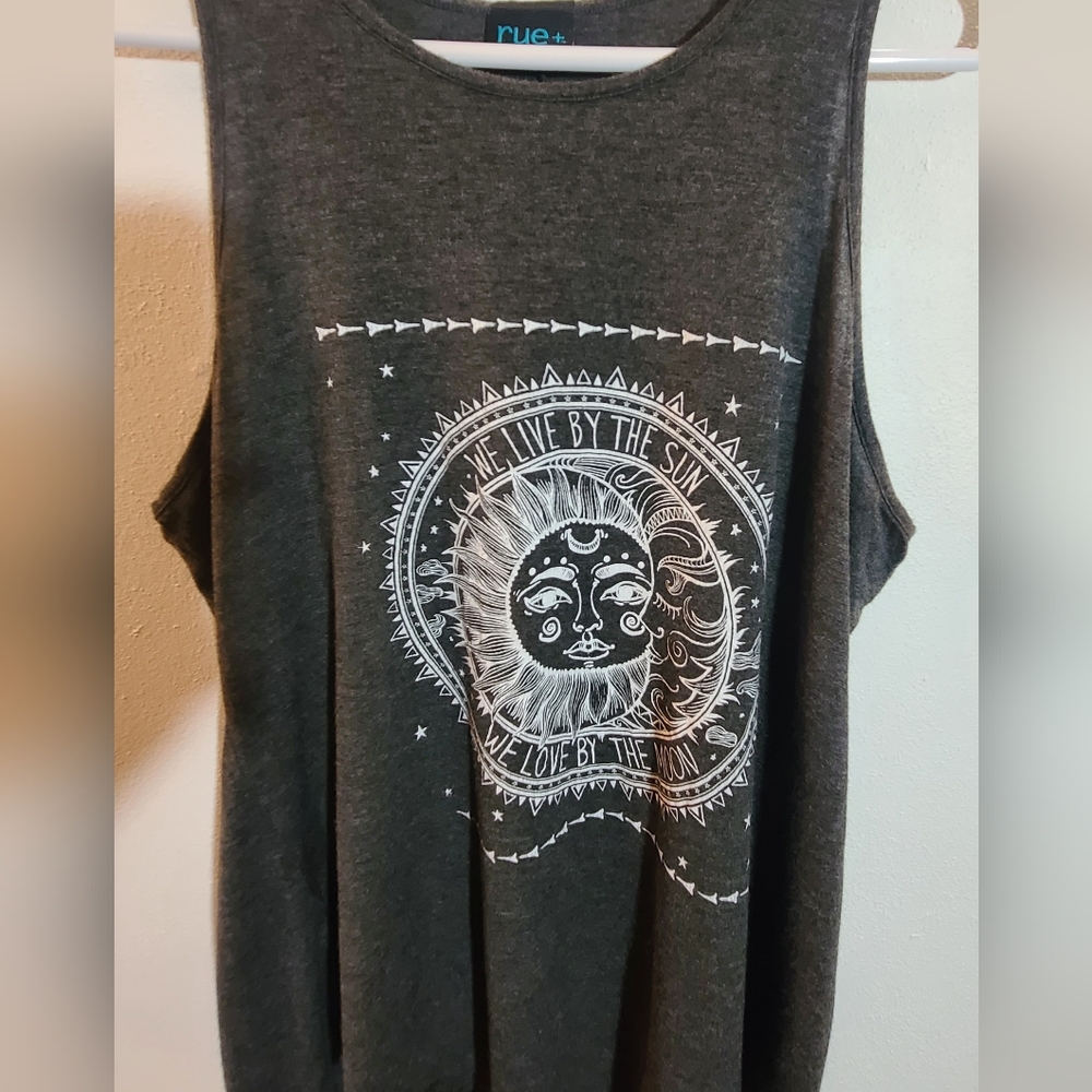 Rue 21, size 2z tank top in a dark gray.